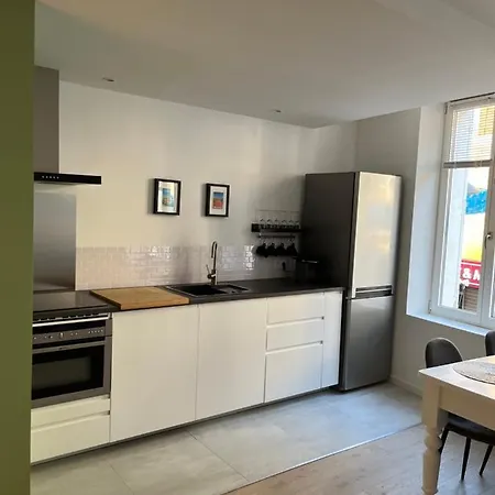 Nouveau Superbe grand T2 centre ville Pertuis Extérieur photo